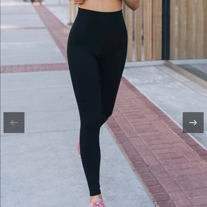 Black Brilliant Hi-Rise Legging 28 Brand New